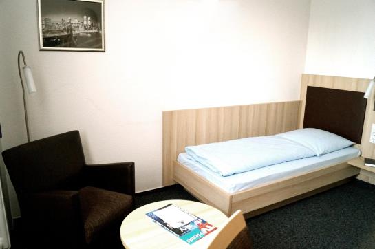 Hotel Am Vogelsanger Weg 1