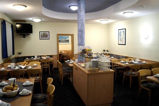 Hotel Am Vogelsanger Weg 4