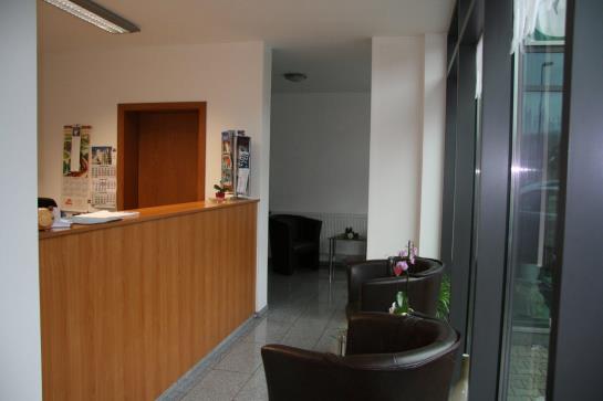 Hotel Kleine Oase Am Airport 2