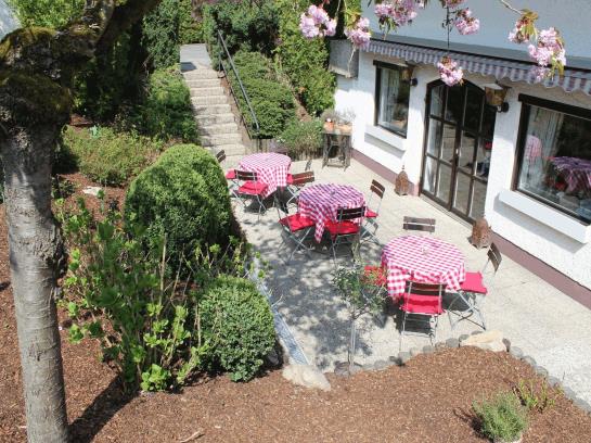 Hotel Bellevue Garni 13