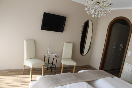 Hotel Bellevue Garni 18