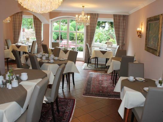 Hotel Bellevue Garni 7