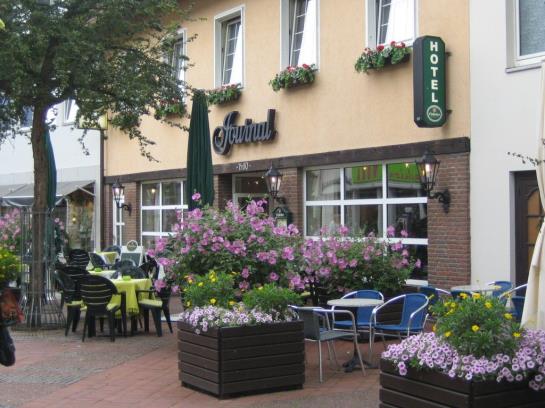 City Hotel Journal Baja Sajonia