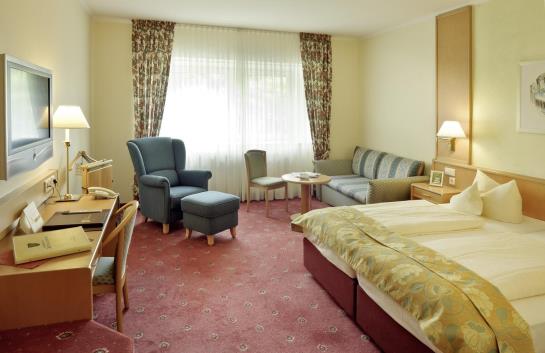 Landhotel Altdeutsche 13