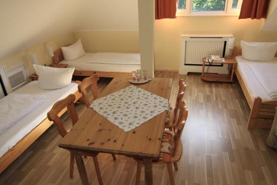 Hotel Haus Ruhrbrücke 4