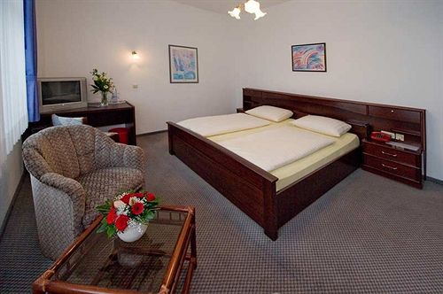 Astoria City Resort 1