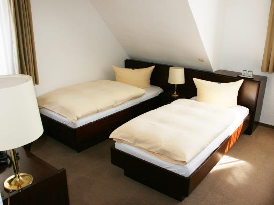 Hotel Diening Garni 12