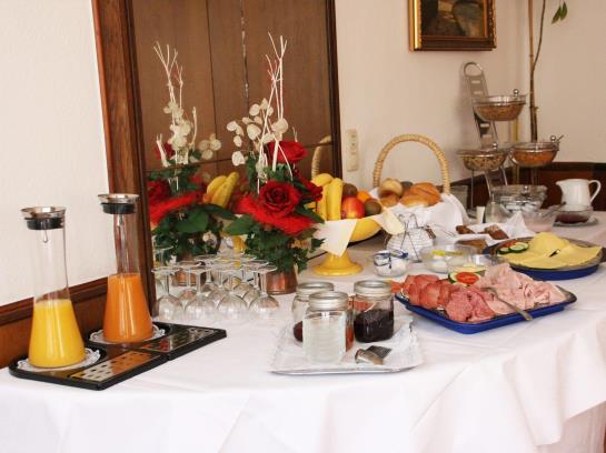 Hotel Diening Garni 9