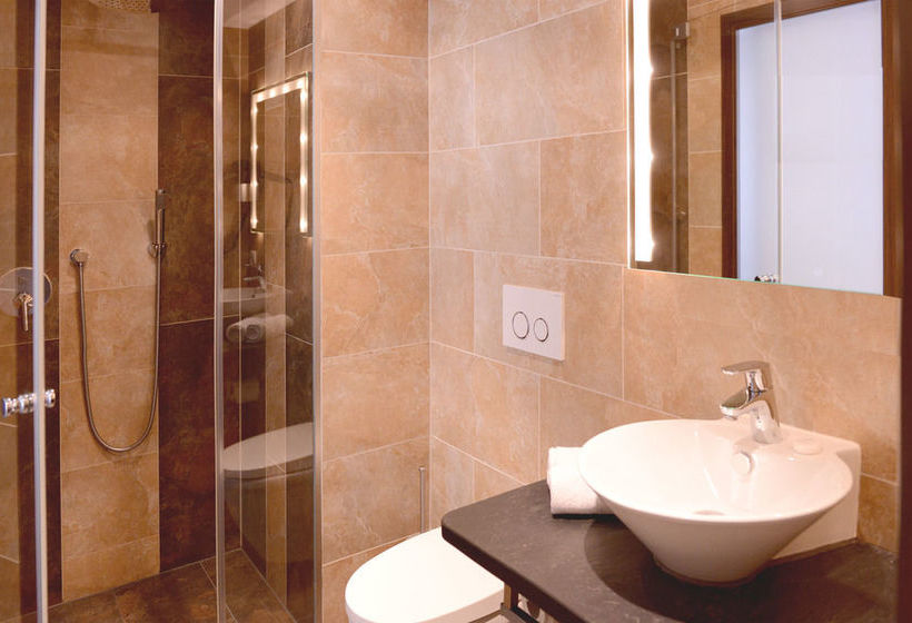 Boutique Hotel Rebenhof 14