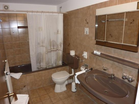 Adac-hotel-restaurant Am Niederntor 5