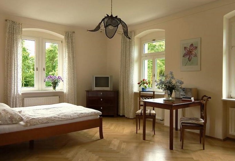 Therese Malten Villa 1