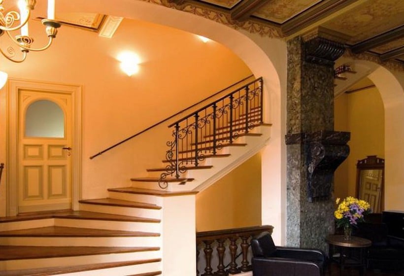 Therese Malten Villa 3