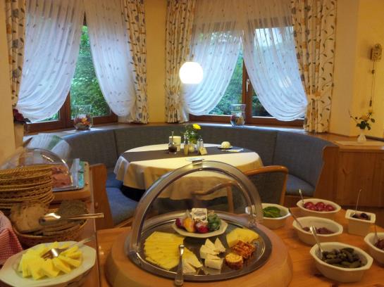 Hotel Pension Breig 9