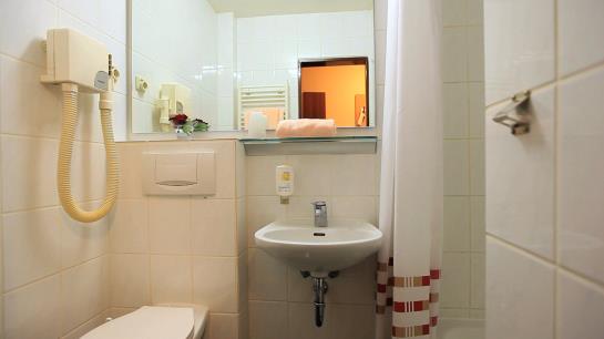 Hotel Adesso Schweizer Hof 12