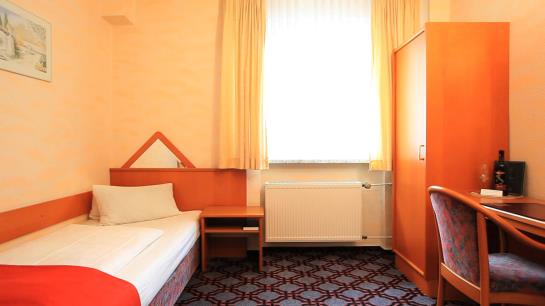 Hotel Adesso Schweizer Hof 3