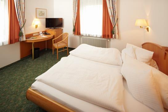 Pension Hotel Gasthof zum Hirsch 12