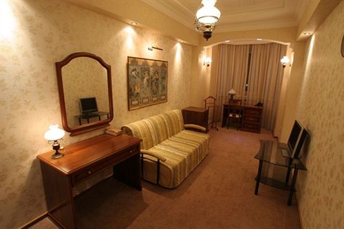 Gloria Hotel - Chelyabinsk 10