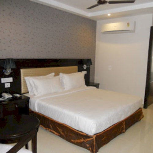 Hotel Majestica Inn 16