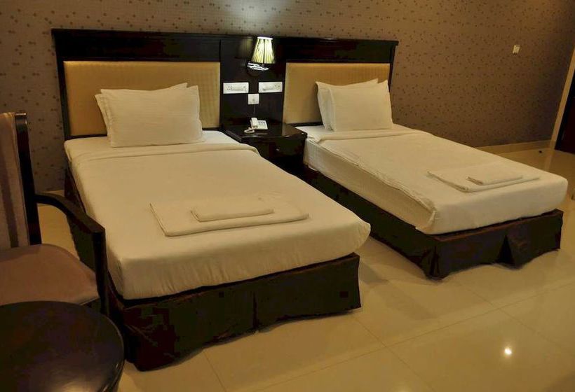 Hotel Majestica Inn 3