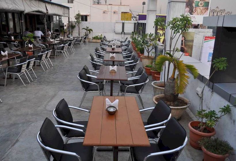 Hotel Majestica Inn 7