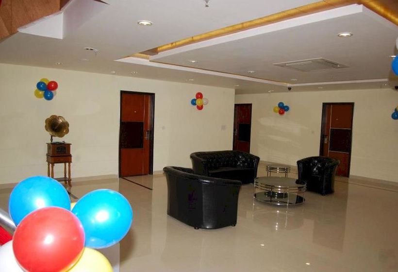 Hotel Majestica Inn 9