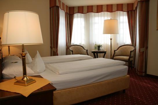 Landhotel Zum Hessenpark 11