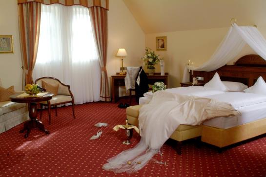 Landhotel Zum Hessenpark 18