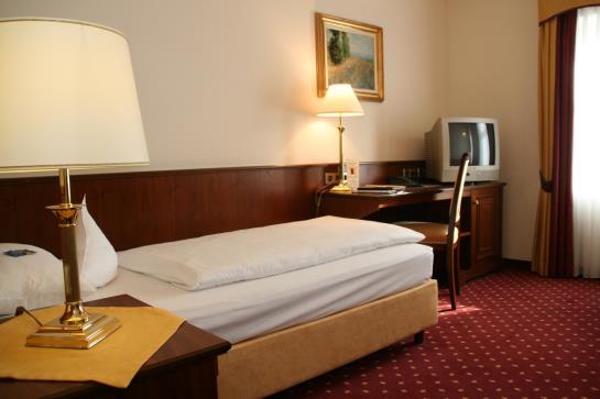 Landhotel Zum Hessenpark 3