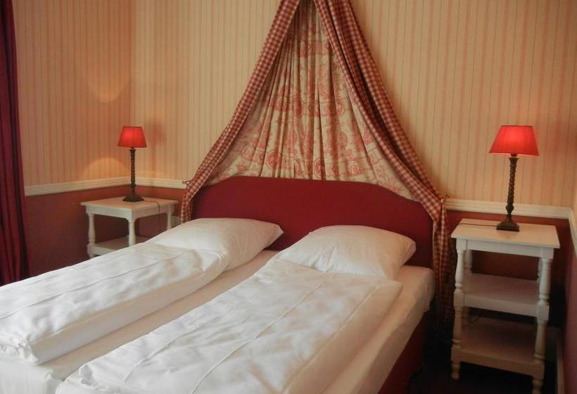 Schlosshotel Götzenburg 1