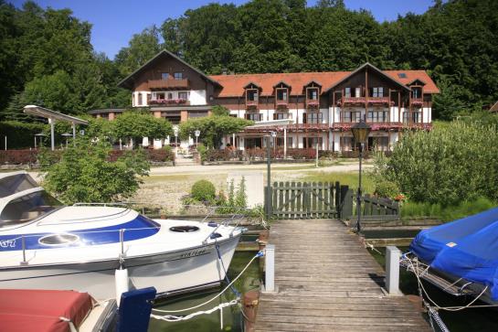 Hotel Forsthaus Am See 1