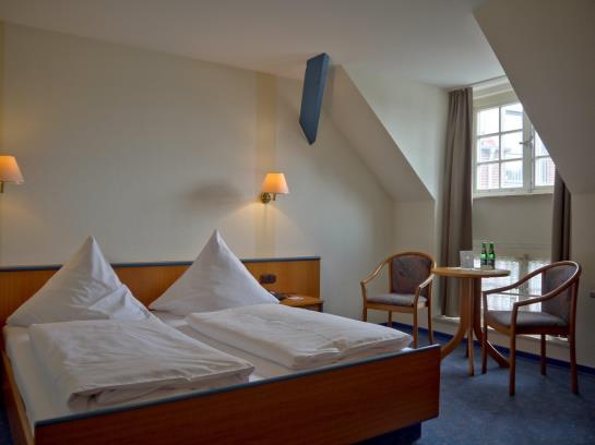 Hotel Friesische Wehde 19