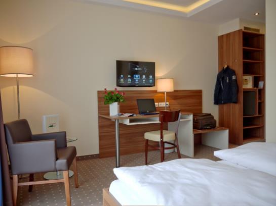 Hotel Friesische Wehde 2