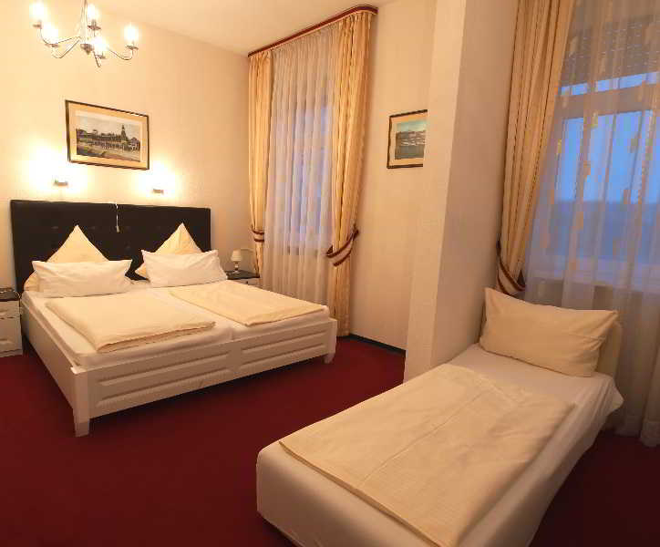 Hotel Am Schloss Biebrich 14