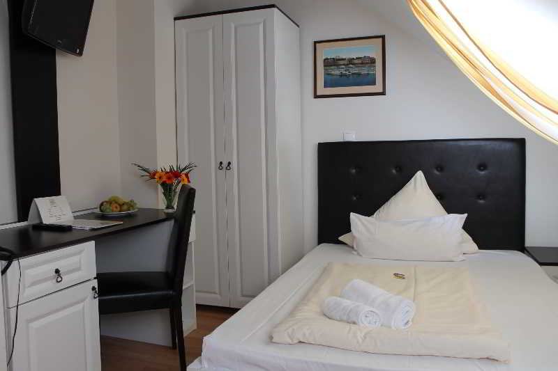 Hotel Am Schloss Biebrich 16