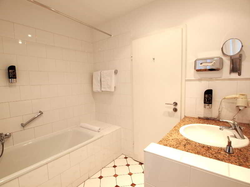 Hotel Am Schloss Biebrich 18