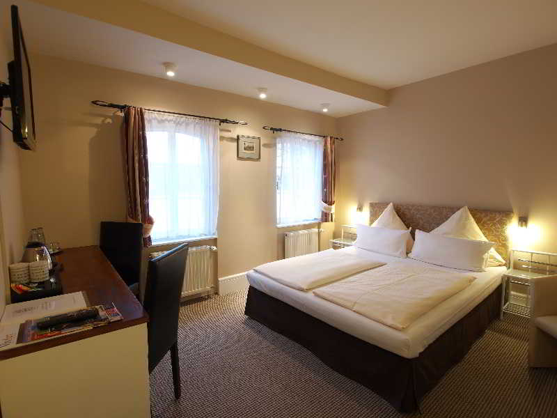 Hotel Am Schloss Biebrich 6