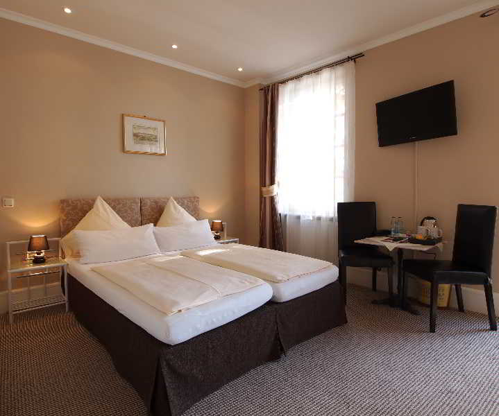 Hotel Am Schloss Biebrich 7