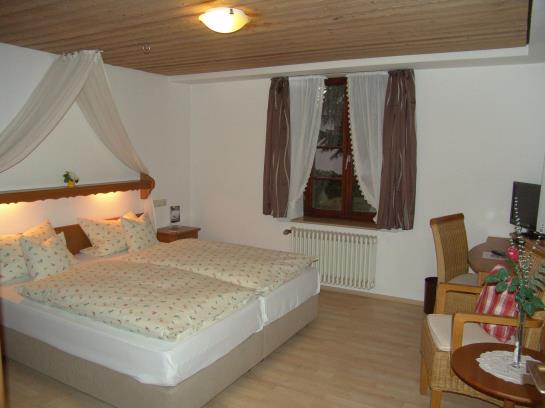 Pension Zur Krone Historisches Gasthaus 9