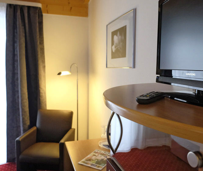 KONRAD Holzkirchen Hotel Garni 12