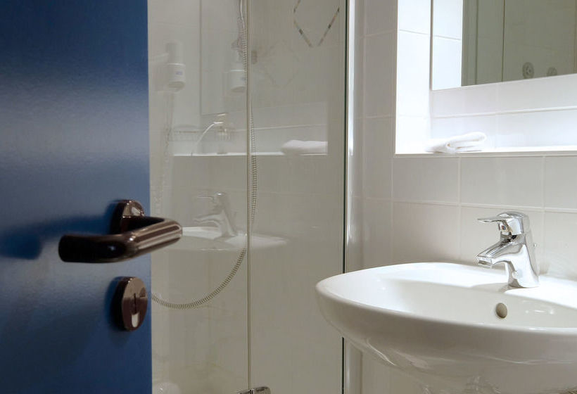 KONRAD Holzkirchen Hotel Garni 13