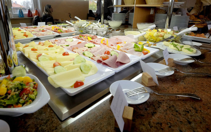 KONRAD Holzkirchen Hotel Garni 18