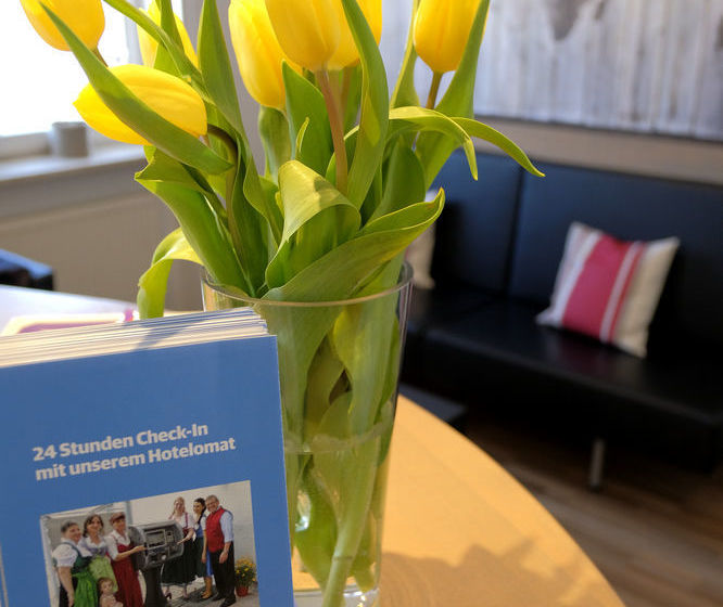 KONRAD Holzkirchen Hotel Garni 2