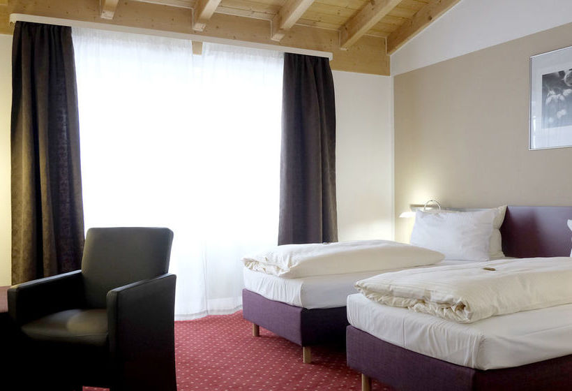 KONRAD Holzkirchen Hotel Garni 9