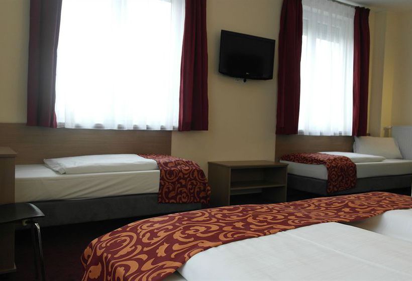 Hotel Dream Inn Regensburg 16