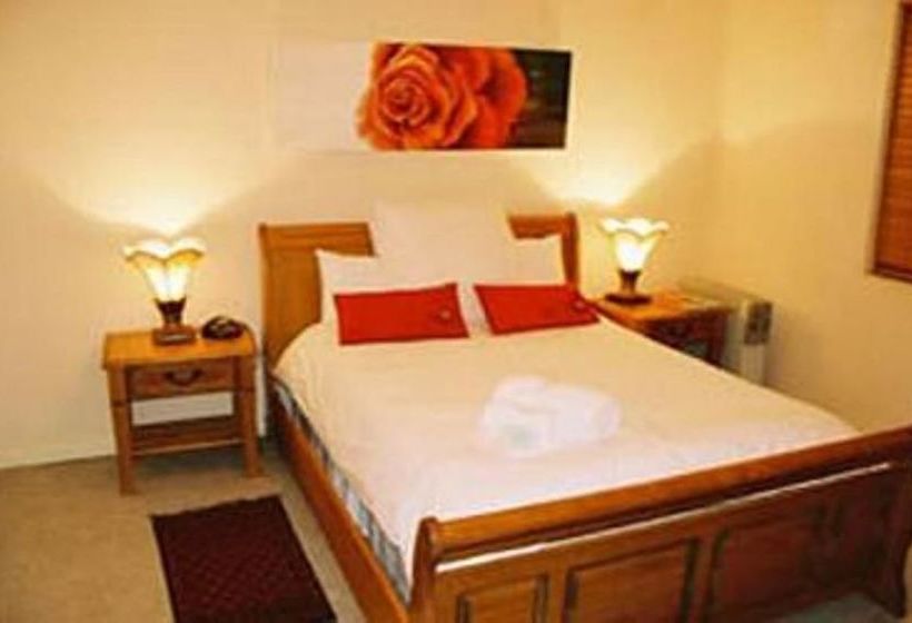 Pension Crane's Nest Guest House & Spa @ 313 2