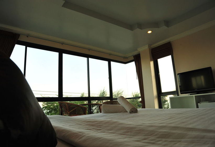 Magic House Hostel 13