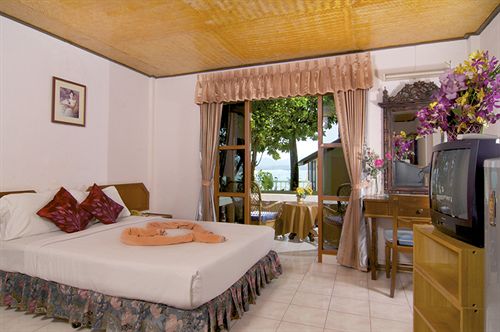 Baan Karon Hill Resort 11