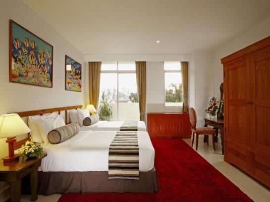 Hotel Waterfront Suites Phuket By Centara Karon Beach