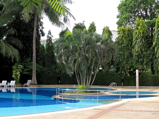 Hotel Waterfront Suites Phuket By Centara 11