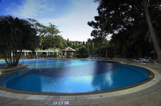 Hotel Waterfront Suites Phuket By Centara 12